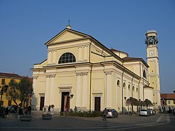 Chiesa di San Bartolomeo vista da Piazza Roma